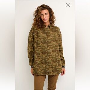 Cream Crvimma Camouflage, Gold Shimmer Cuffs, Shirt, NWT